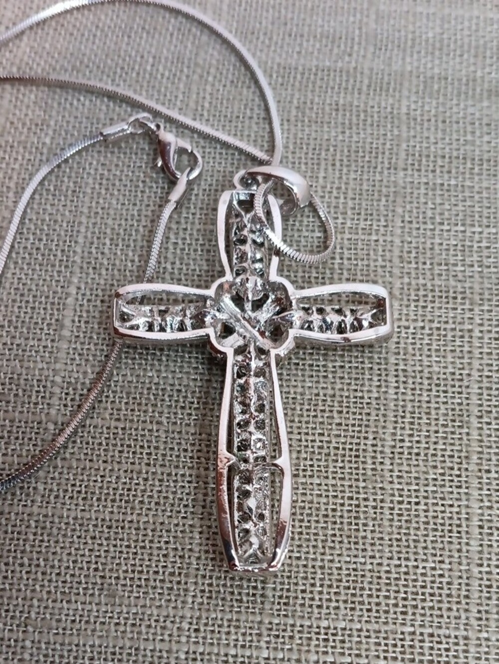 Gray Black Rhinestone Silver Tone Cross Pendant Necklace 17.5" Long - Picture 3 of 6